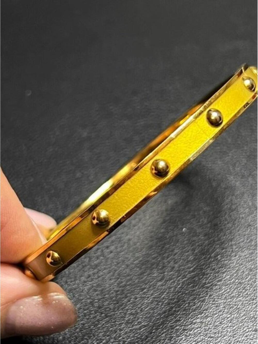 B5194 COACH Bangle Bracelet nail head Gold Tone Yellow Fashion Jewelry 8"